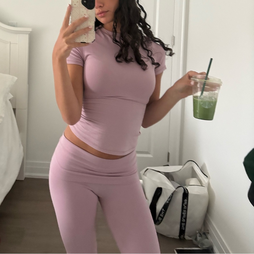 Skims pink set